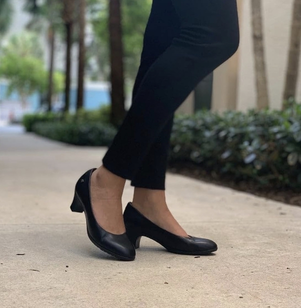 Black Women's Shoes For Crews Olivia Slip And Oil Resistent Size 5.5